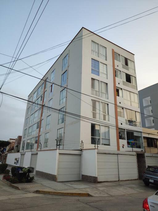 Dpto Entero, 2do Piso, Ascensor Y Cochera Apartment