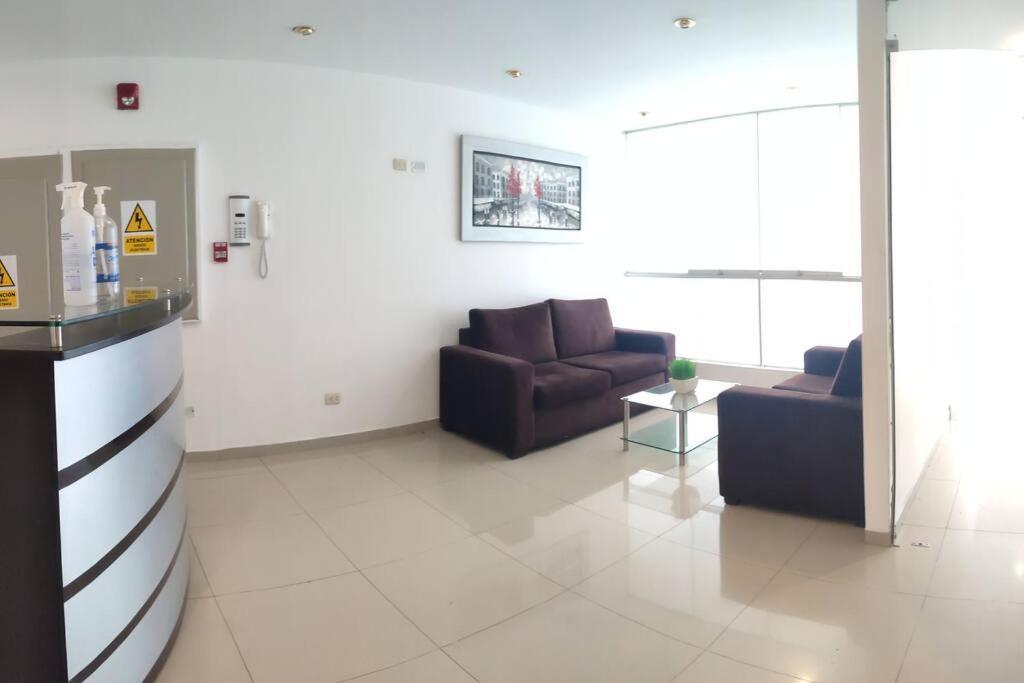 Apartment Dpto Entero, 2do Piso, Ascensor Y Cochera *