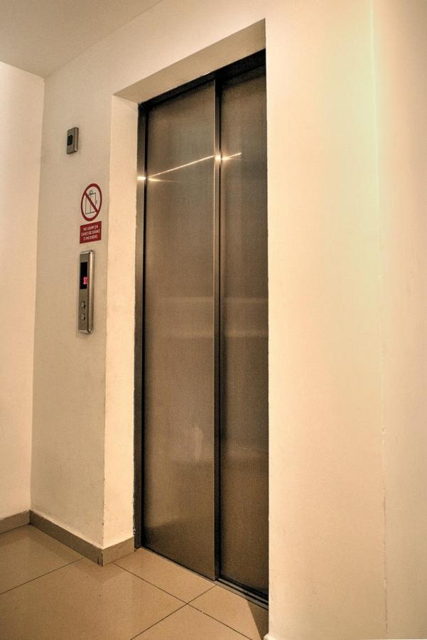 Apartment Dpto Entero, 2do Piso, Ascensor Y Cochera